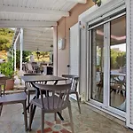 Daire Dionysia Two-bedroom House