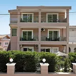 Dionysia Two-bedroom House شقة *